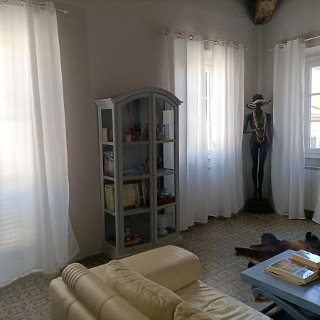 Casa Di Titta Vicino Al Mare Villa Viareggio Luaran gambar