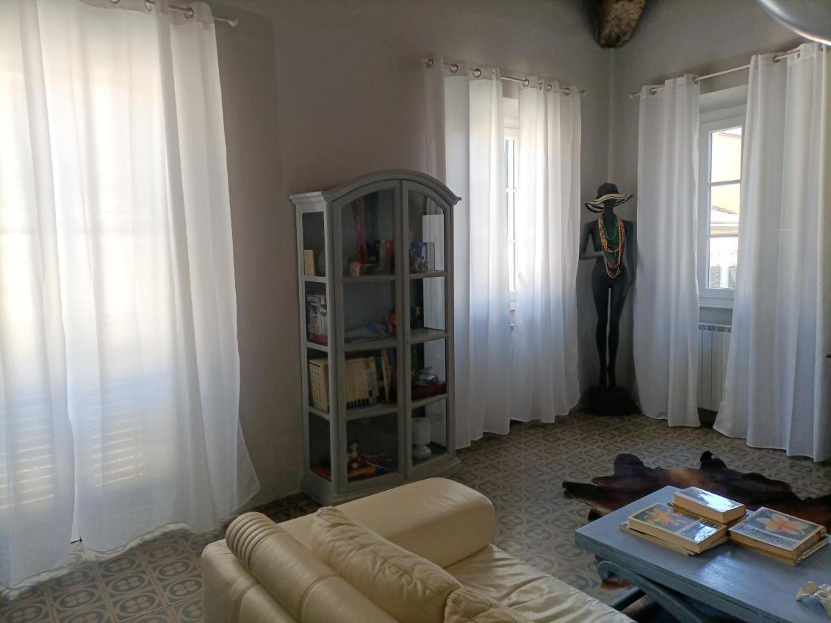 Casa Di Titta Vicino Al Mare Villa Viareggio Luaran gambar