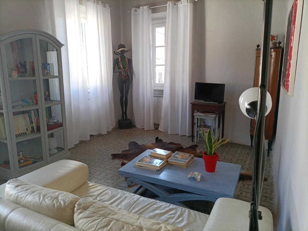 Casa Di Titta Vicino Al Mare Villa Viareggio Luaran gambar