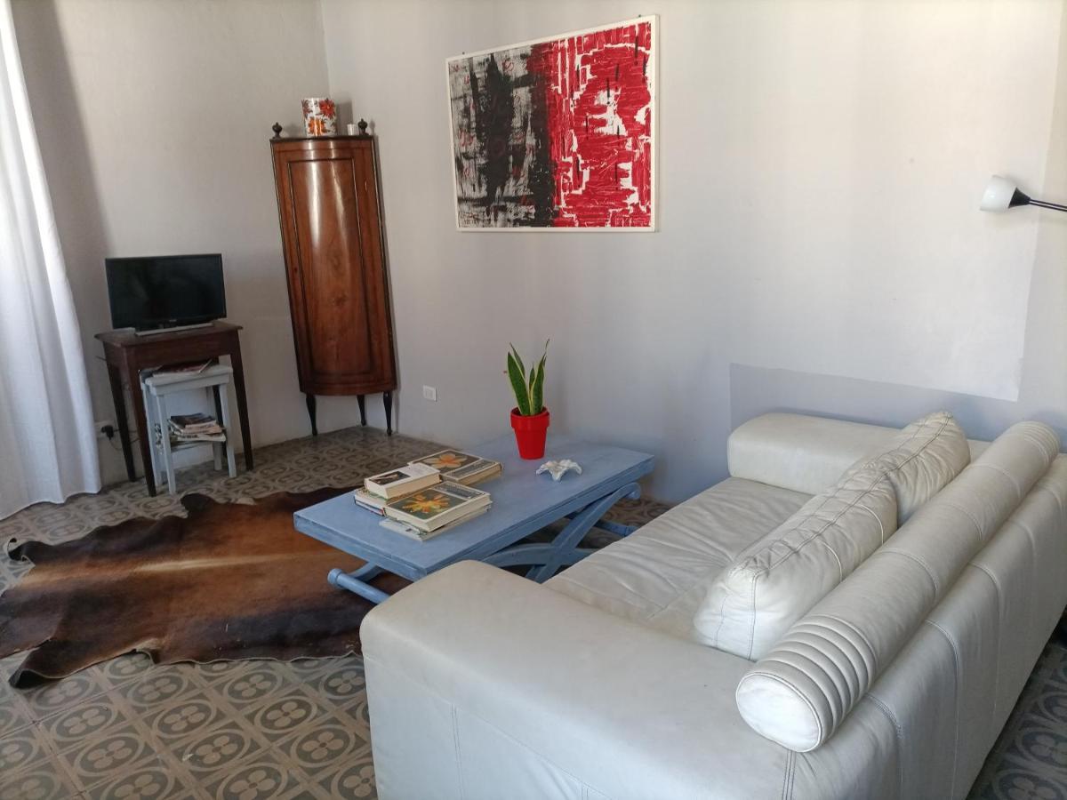 Casa Di Titta Vicino Al Mare Villa Viareggio Luaran gambar