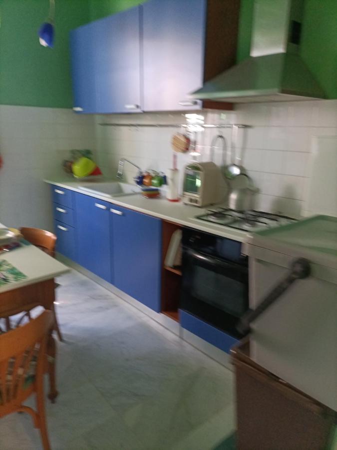Casa Di Titta Vicino Al Mare Villa Viareggio Luaran gambar
